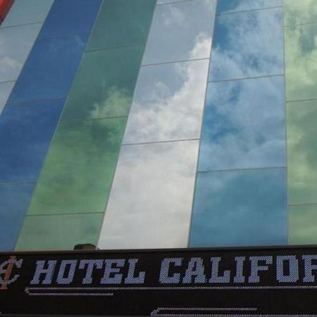 California Hotel Jakarta Exterior foto