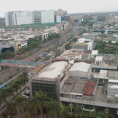 California Hotel Jakarta Exterior foto