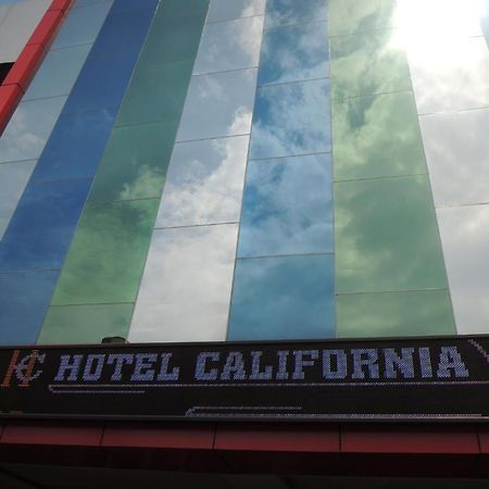 California Hotel Jakarta Exterior foto