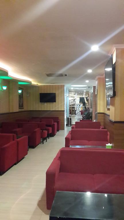 California Hotel Jakarta Exterior foto