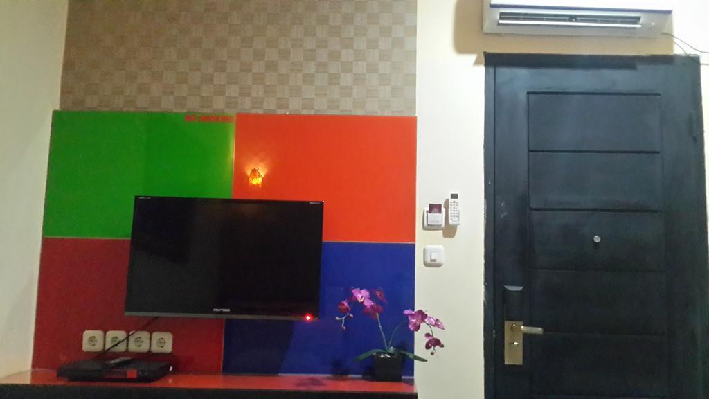 California Hotel Jakarta Zimmer foto