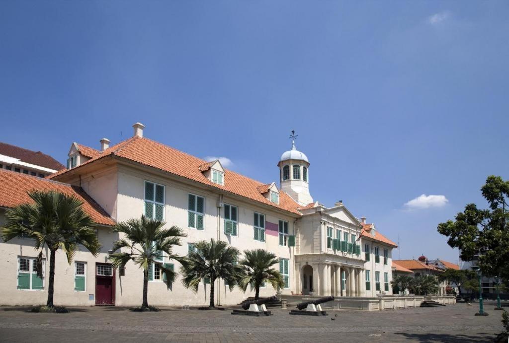 California Hotel Jakarta Exterior foto
