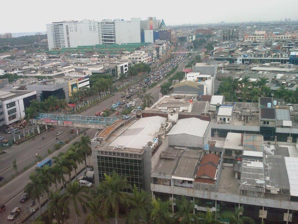 California Hotel Jakarta Exterior foto
