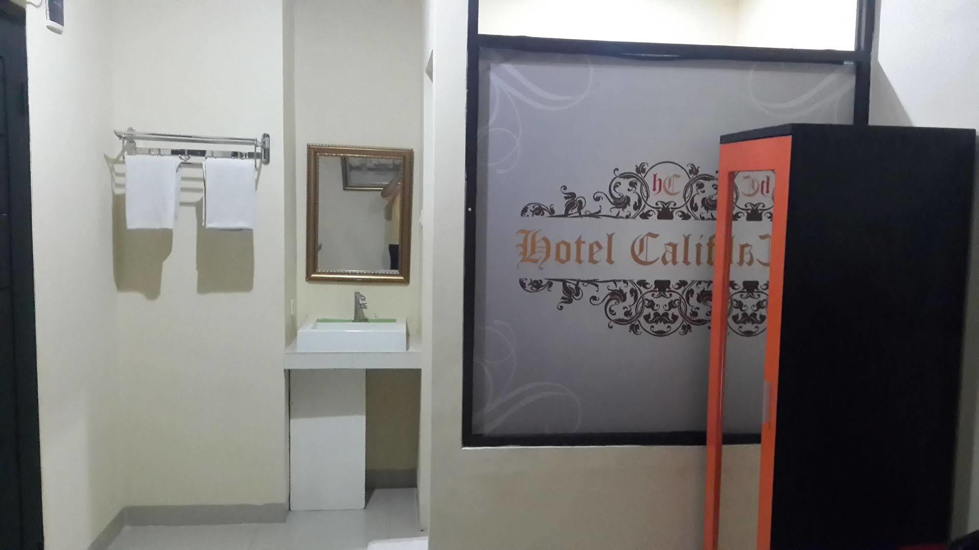 California Hotel Jakarta Exterior foto